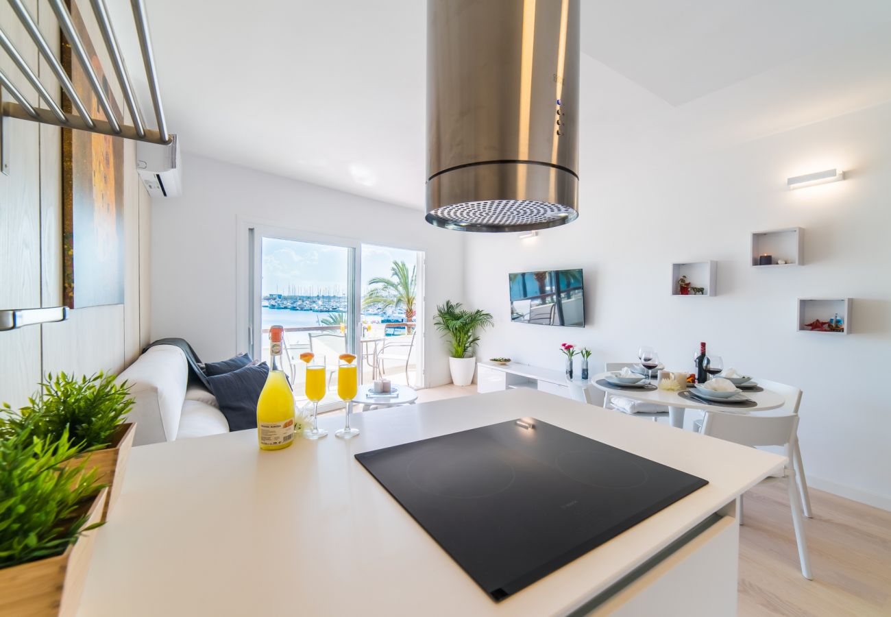 Apartment in Alcudia - Modern apartment Mimosa sea views Puerto Alcudia