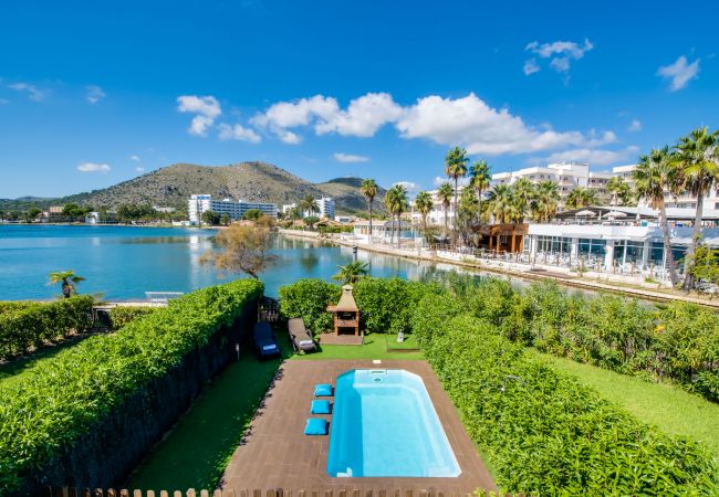 Holidays in Mallorca in a house with pool.