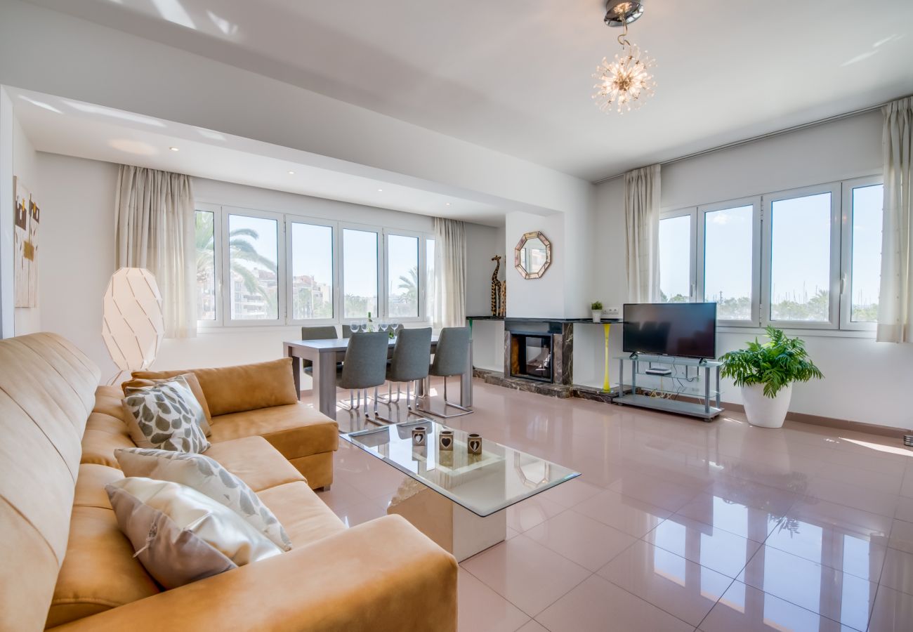 Vacations in apartment with sea view in Puerto Alcudia.