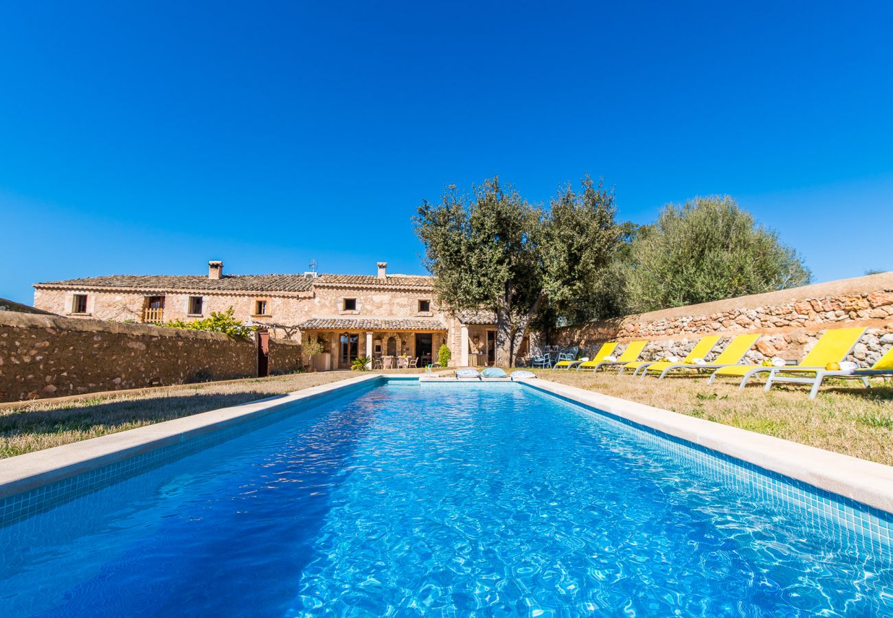 Finca with stone house with pool Majorca