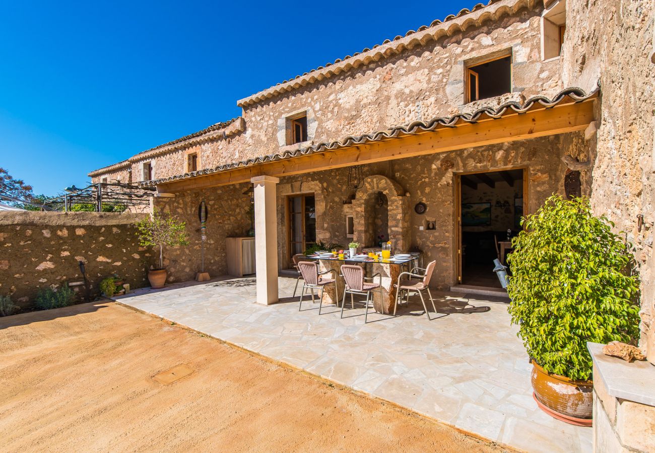 Country finca for 6 with pool in Mallorca 