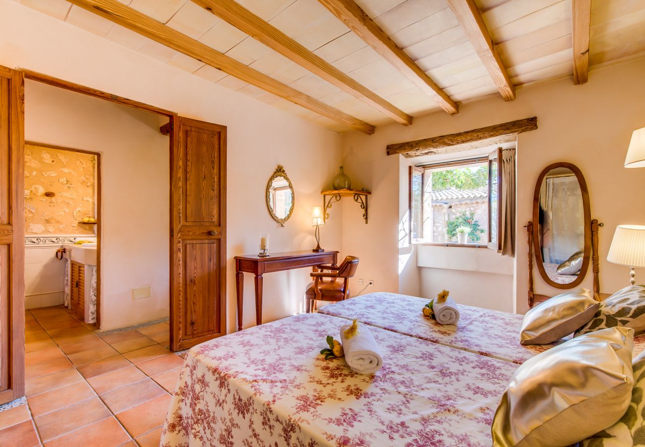 Country house in Sencelles - Finca with pool Finca Maria Costitx in Mallorca