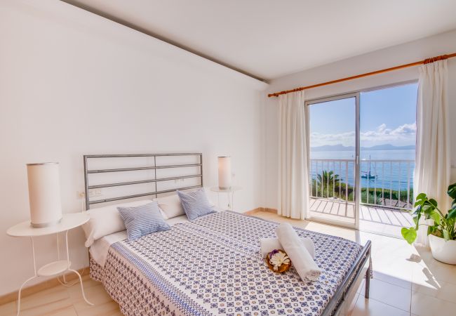House in Alcanada - House with sea views Golf Alcudia close to beach House in Alcanada - House with sea views Golf Alcudia close to beach