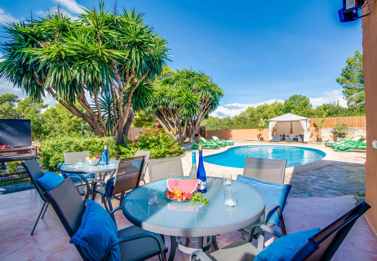 Villa with pool and barbecue in Mallorca