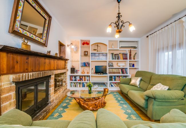 Country house in Llubi - Sustainable Finca Can Tomeu in Mallorca Country house in Llubi - Sustainable Finca Can Tomeu in Mallorca