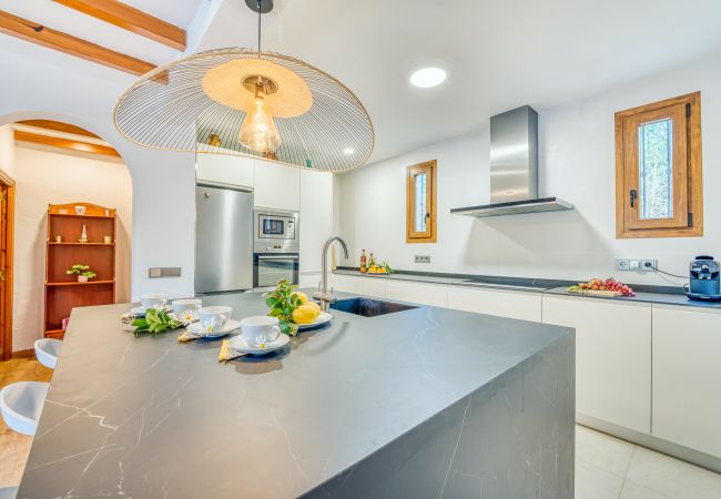 Country house in Llubi - Sustainable Finca Can Tomeu in Mallorca Country house in Llubi - Sustainable Finca Can Tomeu in Mallorca