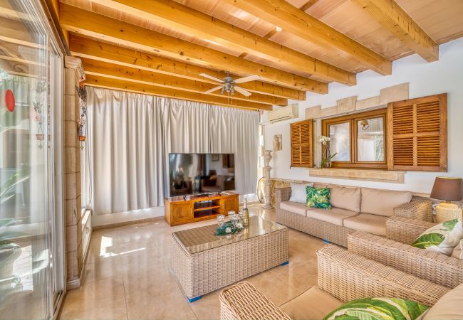 Country house in Llubi - Sustainable Finca Can Tomeu in Mallorca Country house in Llubi - Sustainable Finca Can Tomeu in Mallorca