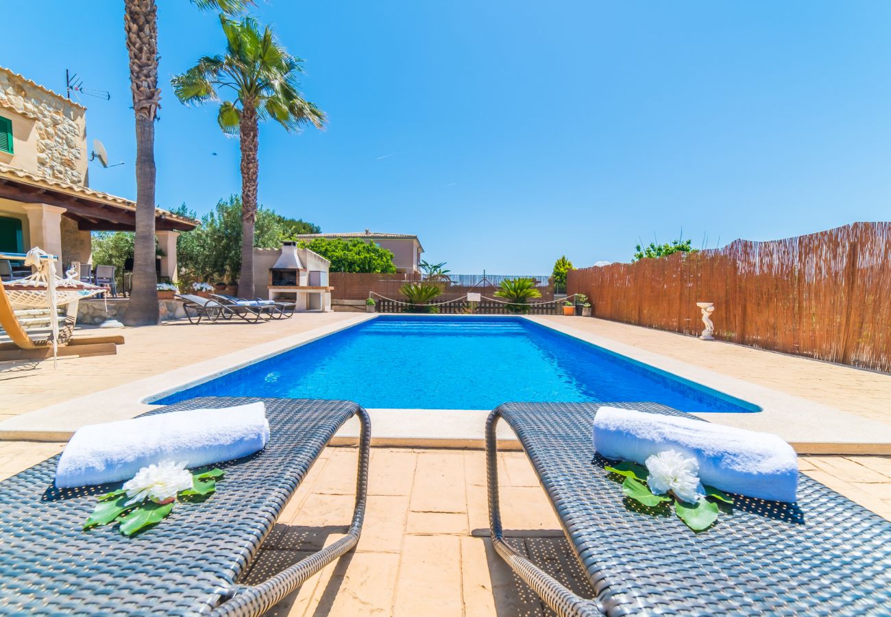 House near the sea in Alcudia with barbecue and swimming pool