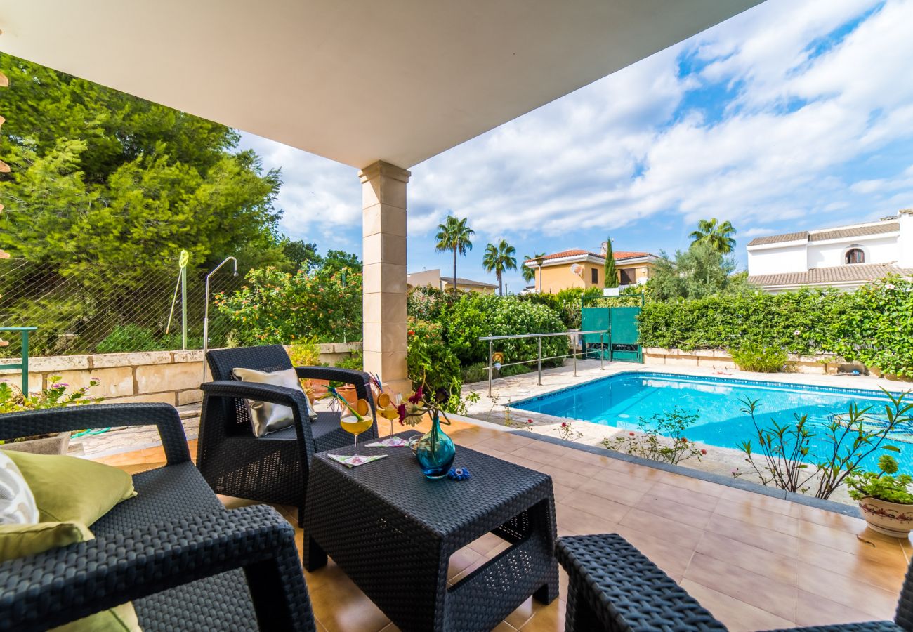 House with pool and barbecue in Playa de Muro