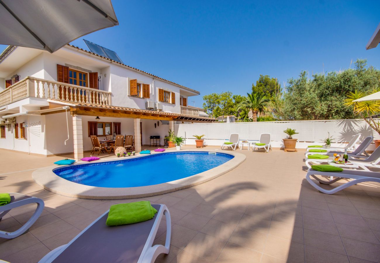 House with pool and barbecue near the sea in Mallorca