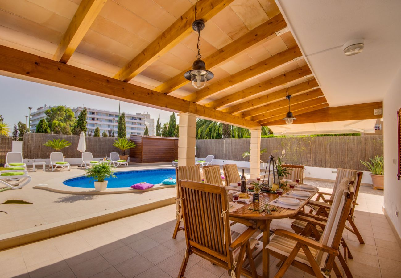 House near the sea with pool in Mallorca