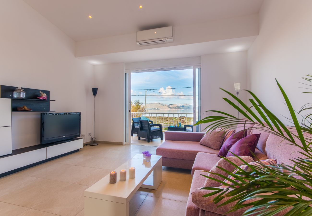 Vacation home with sea view in Alcudia.