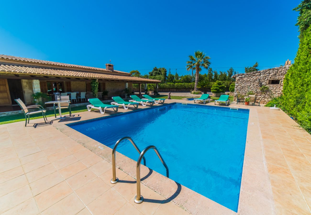 Vacation finca in Pollensa with swimming pool and Jacuzzi