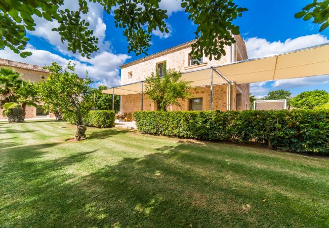 Fun on Mallorca in a house with garden and barbecue