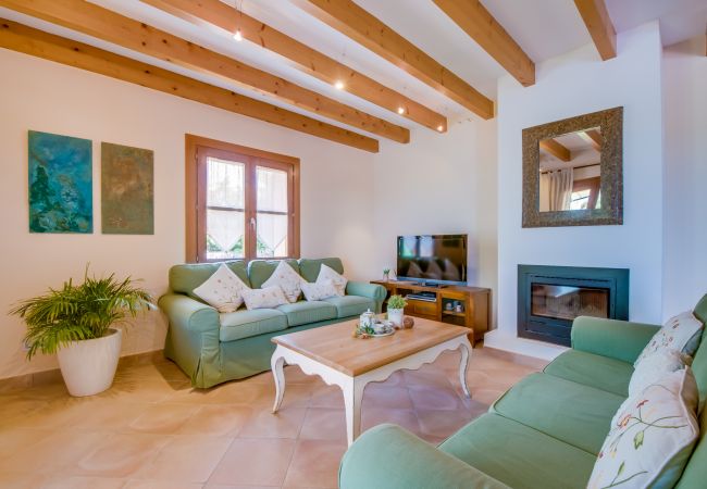 Country house in Muro - Rural finca in Muro Sa Font with swimming pool Country house in Muro - Rural finca in Muro Sa Font with swimming pool