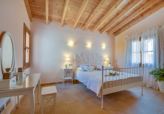 Country house in Muro - Rural finca in Muro Sa Font with swimming pool Country house in Muro - Rural finca in Muro Sa Font with swimming pool