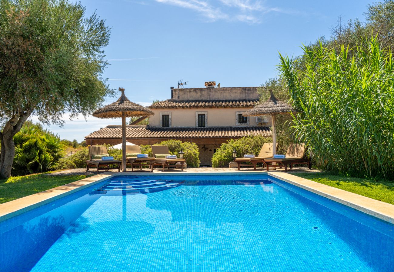 Finca with swimming pool in Mallorca near the beach