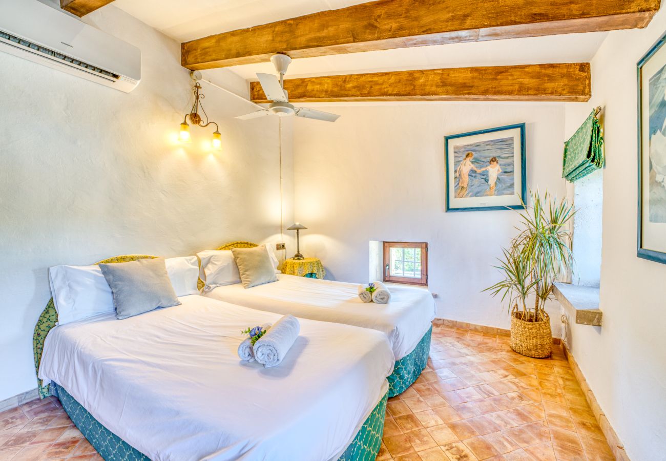 Country house in Buger - Mallorcan finca Ses Planes with pool