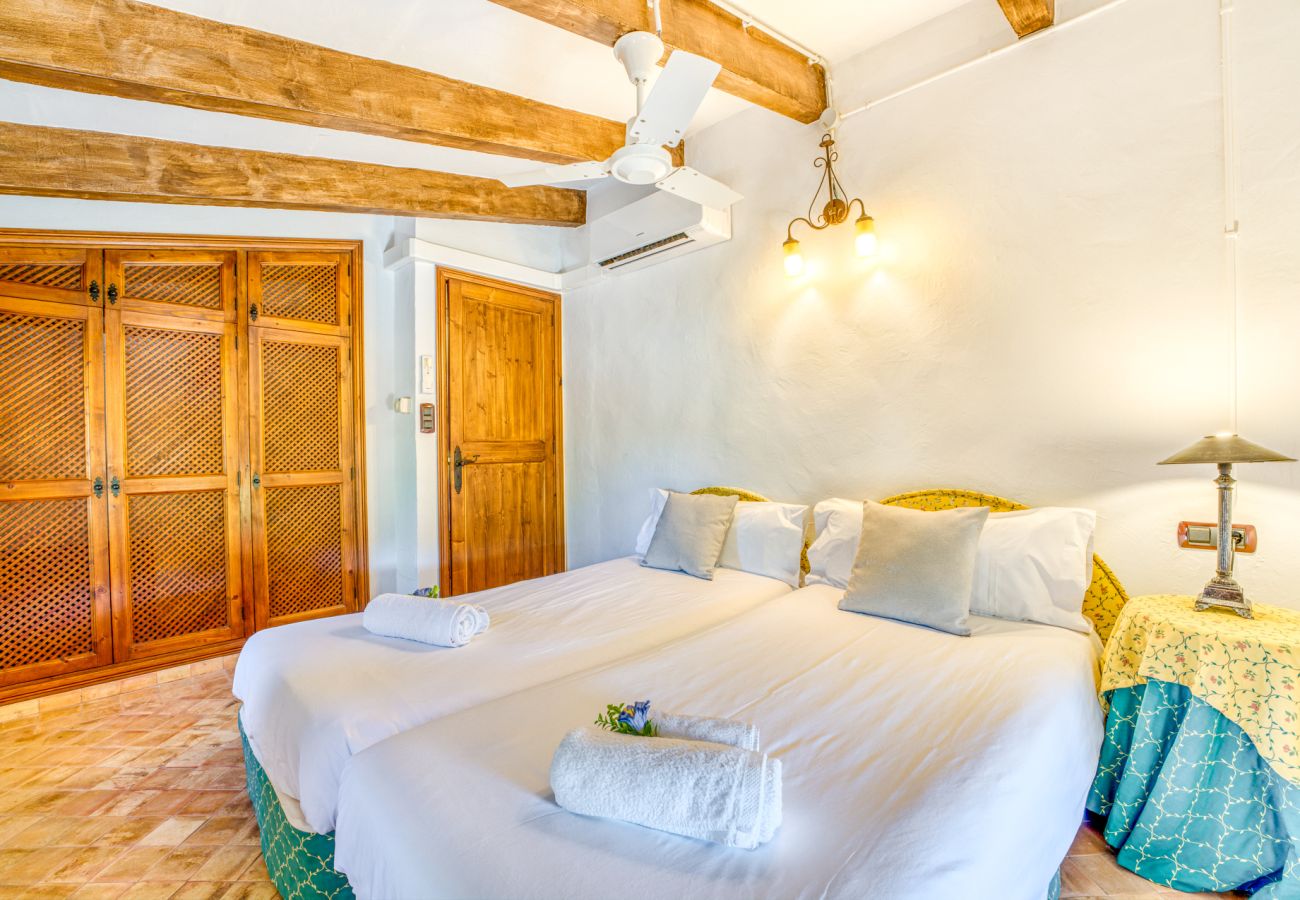Country house in Buger - Mallorcan finca Ses Planes with pool