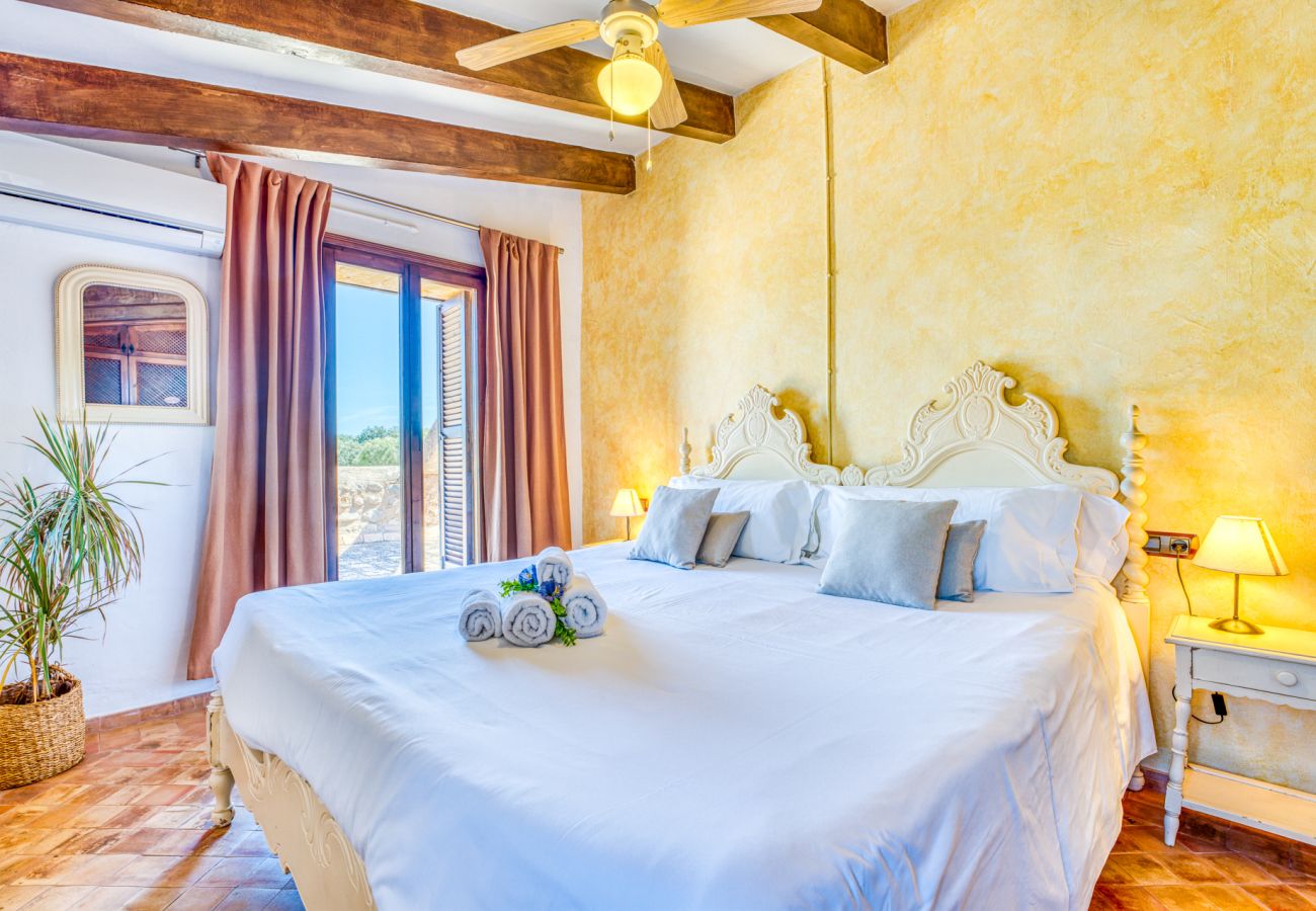 Country house in Buger - Mallorcan finca Ses Planes with pool