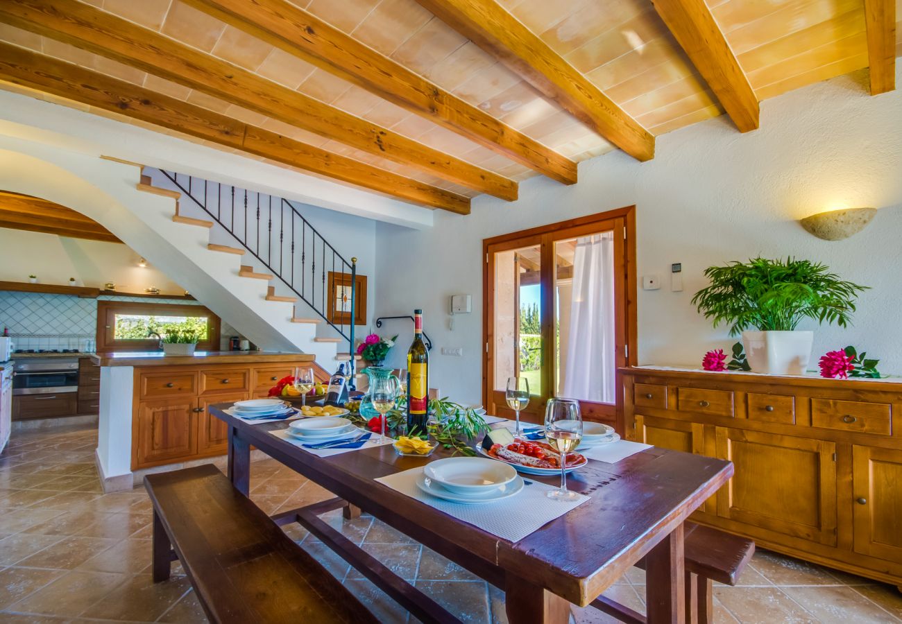 Holidays in Mallorca house with pool
