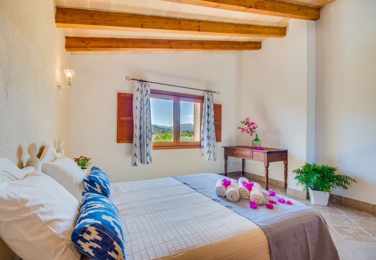 Country house in Alcudia - Mallorcan finca in Alcudia Ses Poves with pool