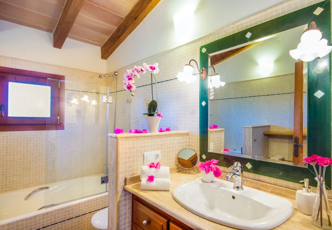 Country house in Alcudia - Mallorcan finca in Alcudia Ses Poves with pool