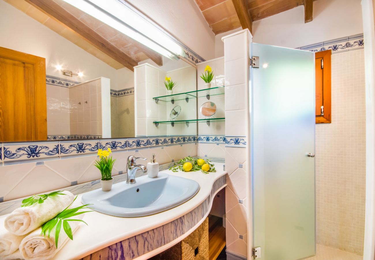 Country house in Alcudia - Mallorcan finca in Alcudia Ses Poves with pool
