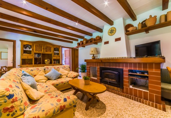 Country house in Pollensa - Rustic Finca in Pollensa Sa Sort Llarga with pool