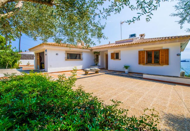 House in Alcúdia - Villa Can Torrens seafront house in Alcudia House in Alcúdia - Villa Can Torrens seafront house in Alcudia