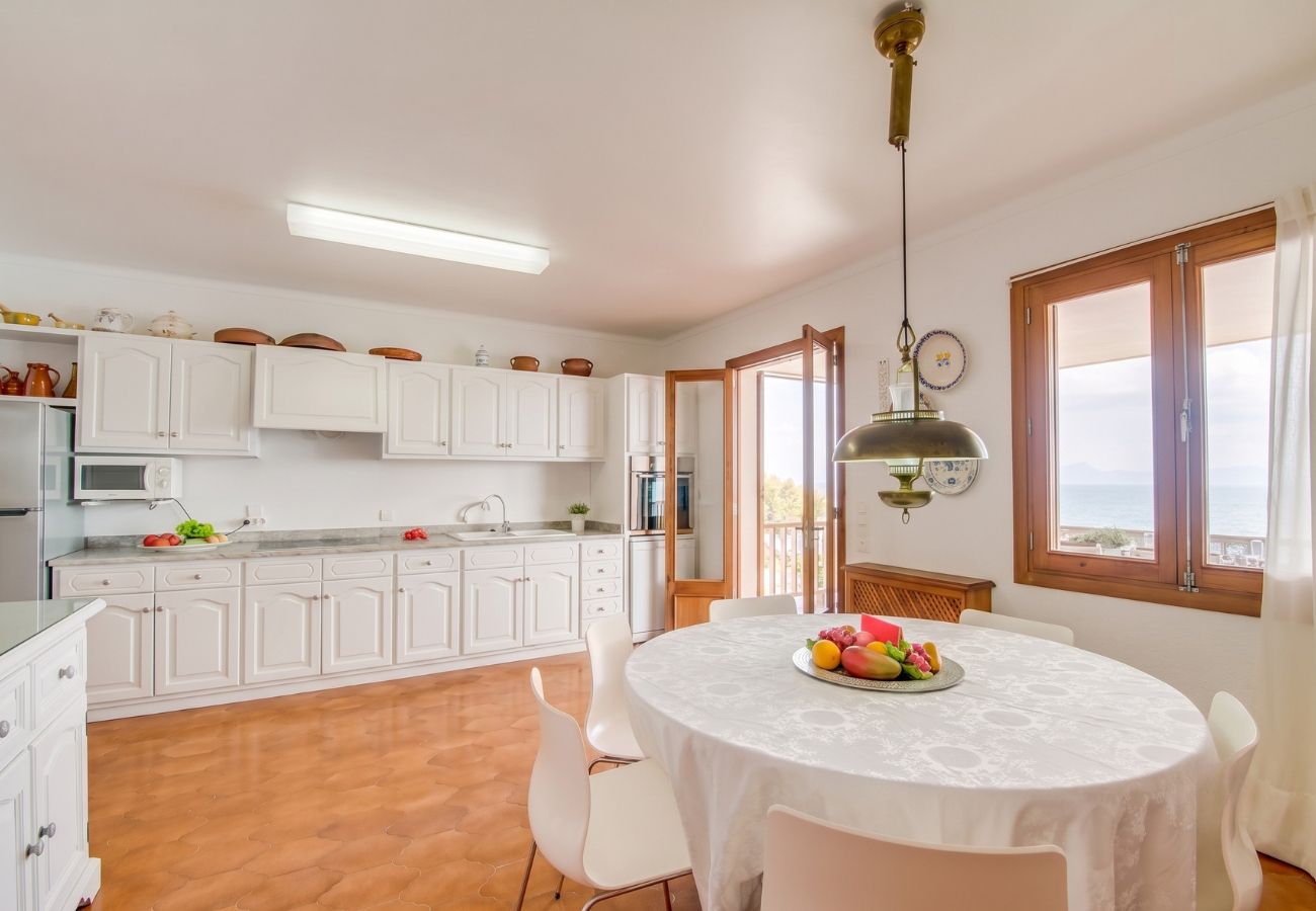 House in Alcudia - Villa Can Torrens seafront house in Alcudia