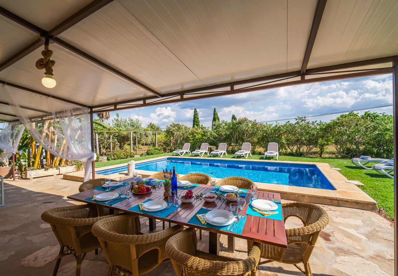 Finca in Mallorca with pool and barbecue.
