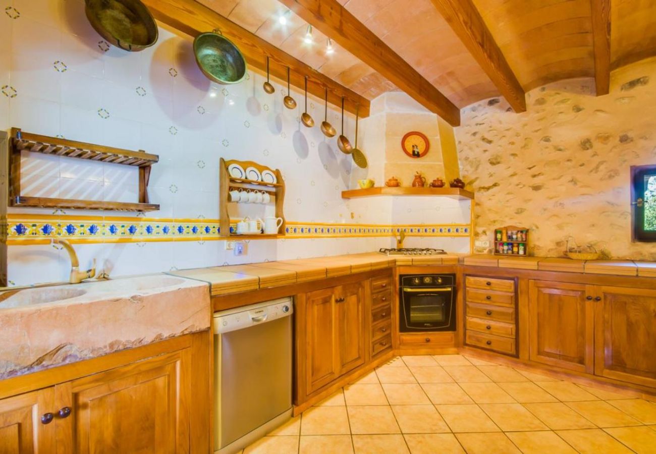 Country house in Buger - Large rustic finca Can Nyany Buger in Mallorca