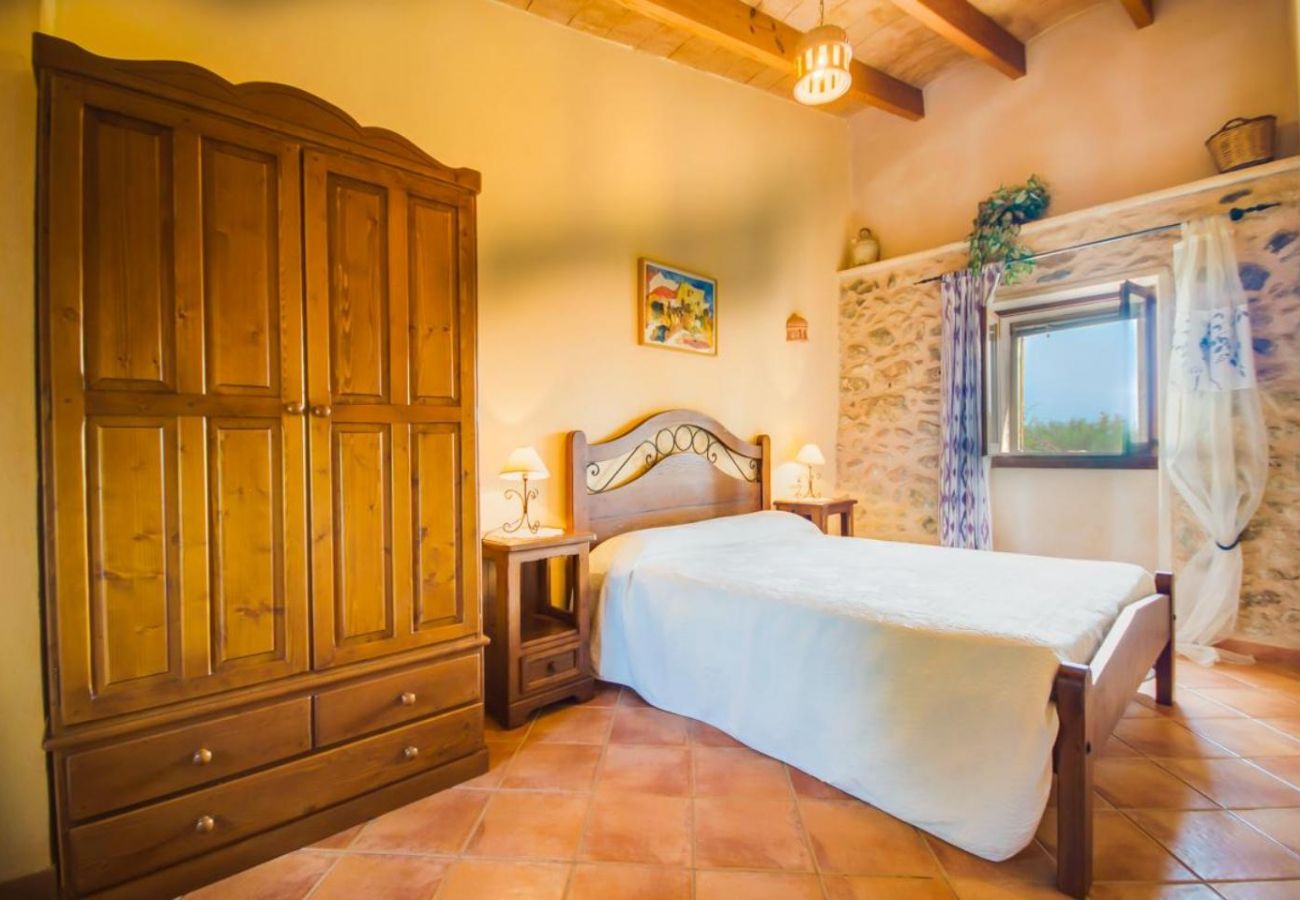 Country house in Buger - Large rustic finca Can Nyany Buger in Mallorca