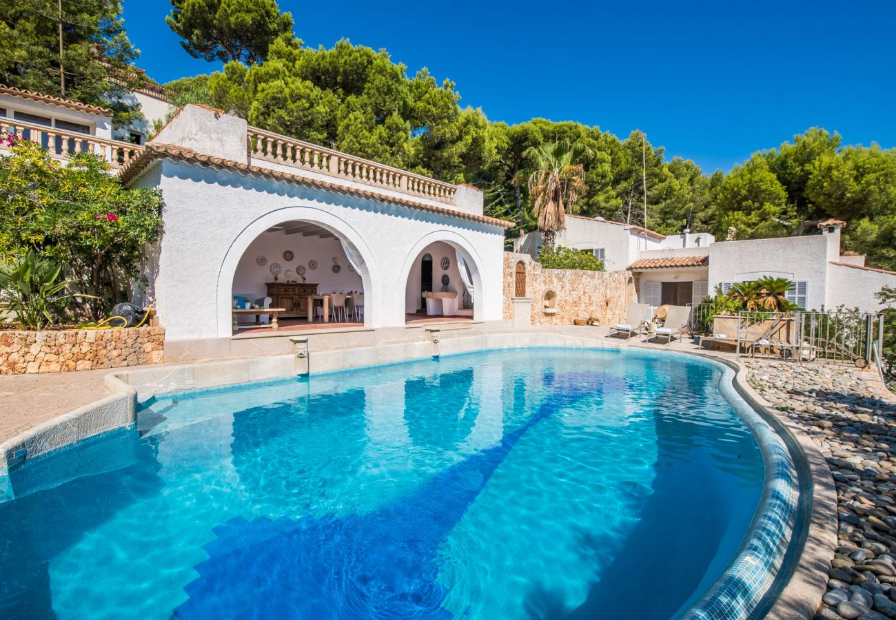 House with pool and sea views in Mallorca