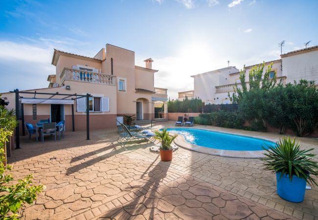 House with pool and barbecue in the south of Mallorca