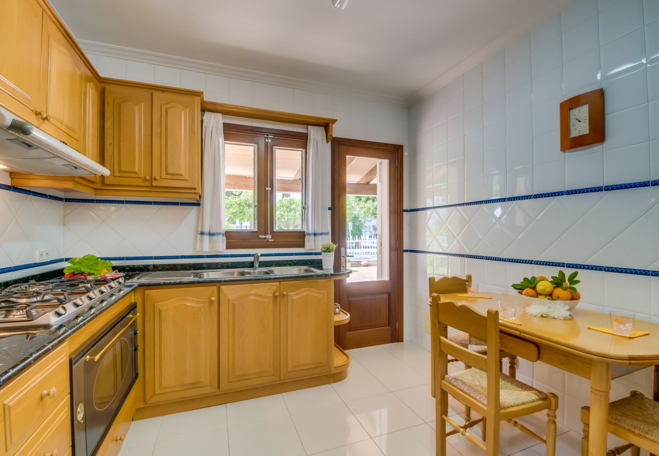 House in Puerto de Alcudia - House next to the beach Villa Celia in Alcudia