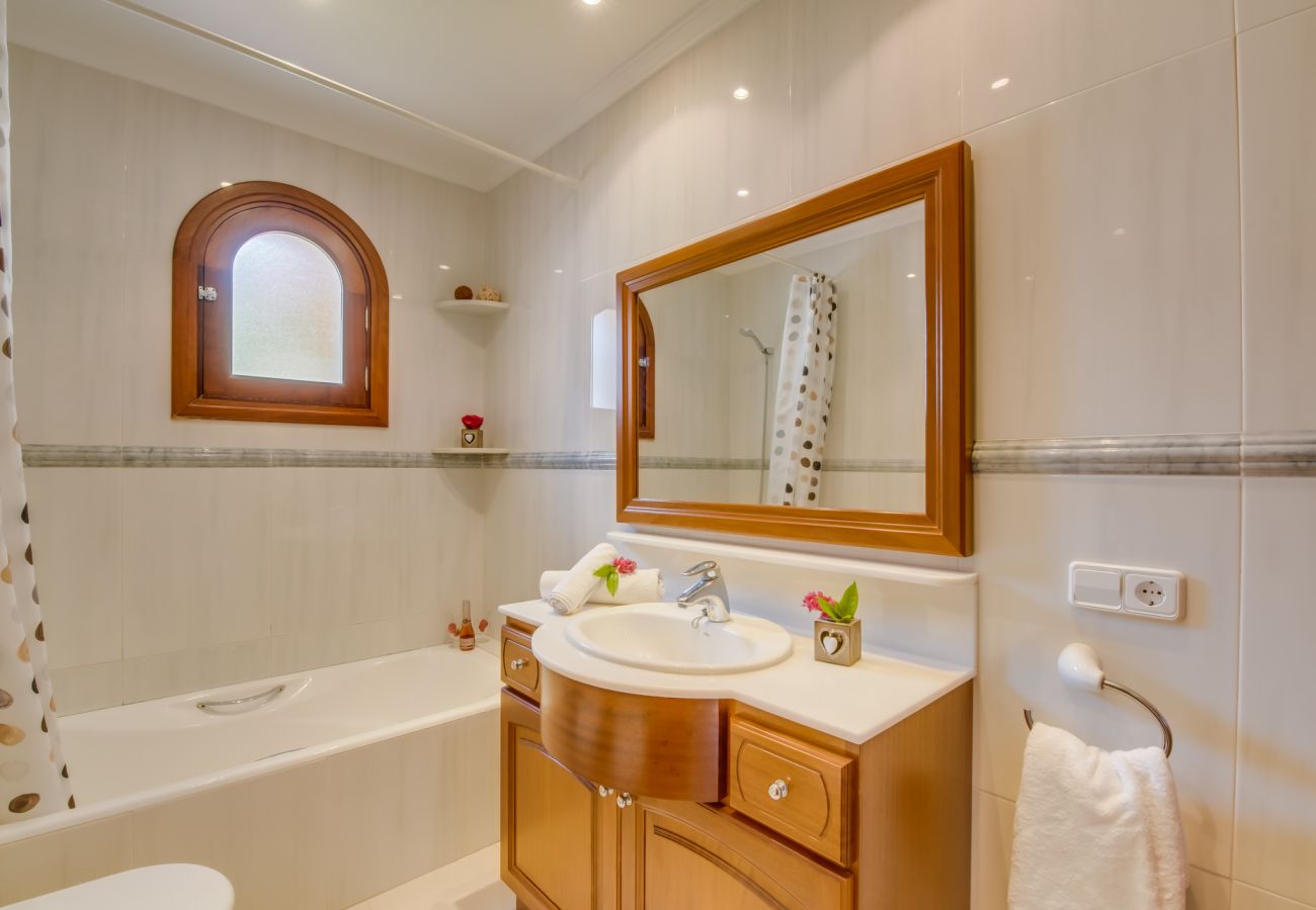 House in Puerto de Alcudia - House next to the beach Villa Celia in Alcudia