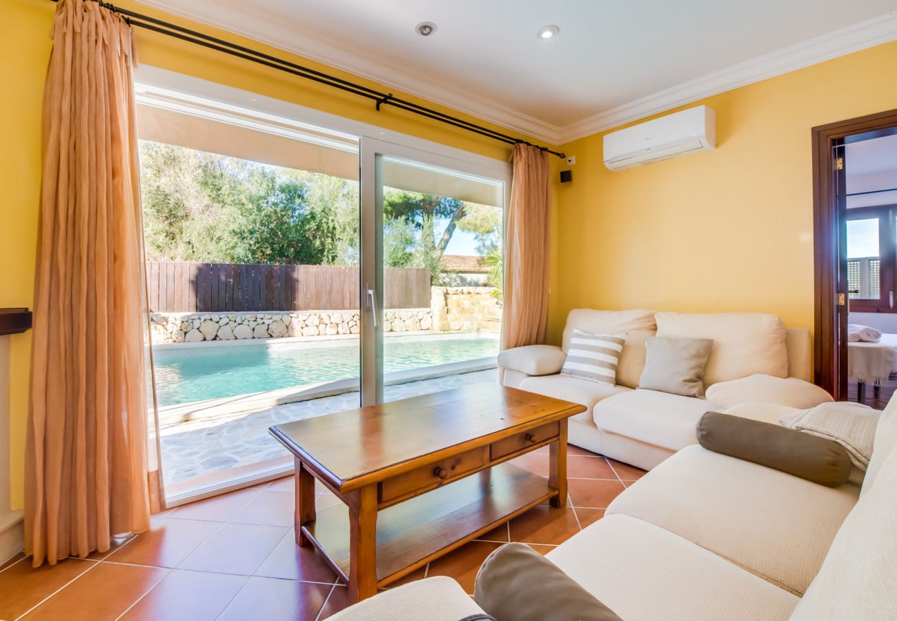 Villa with swimming pool in Alcudia.