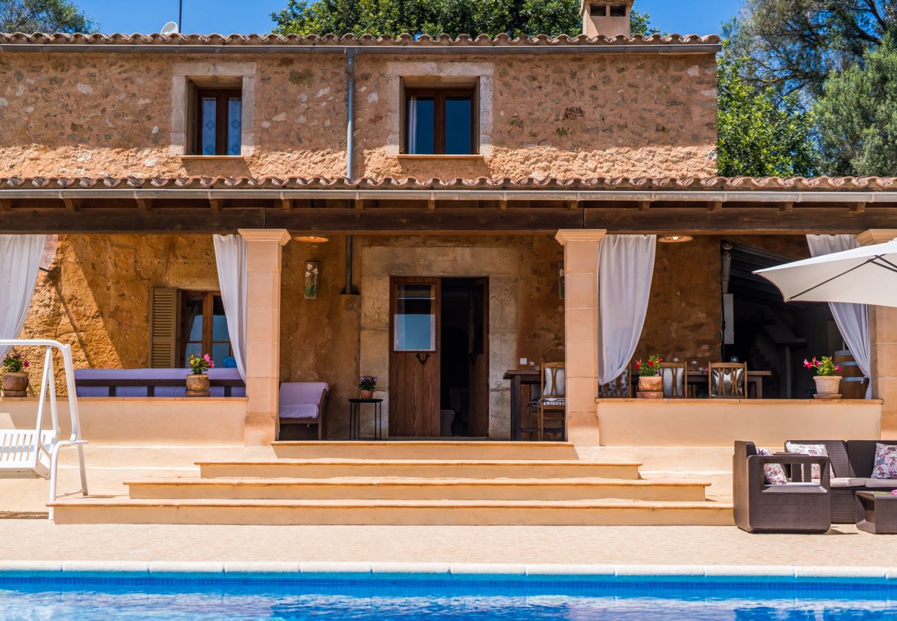 Finca with pool and barbecue in Mallorca