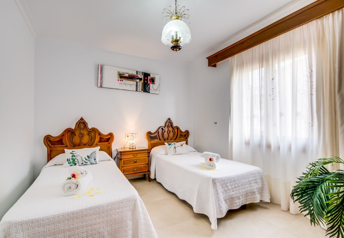 House in Puerto de Alcudia - House in Alcudia Roses with garden near the beach