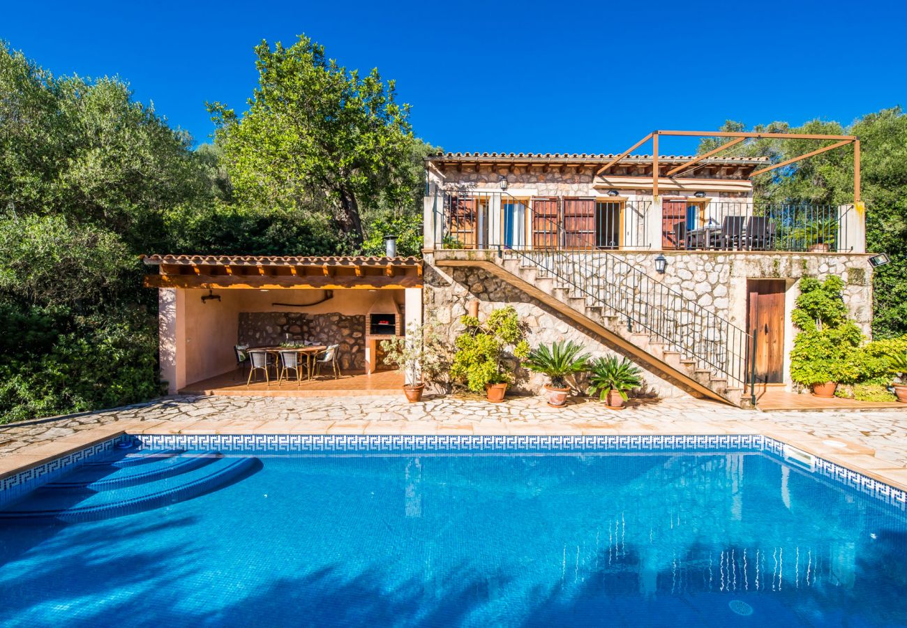 Finca in Mallorca with panoramic views and pool in the countryside