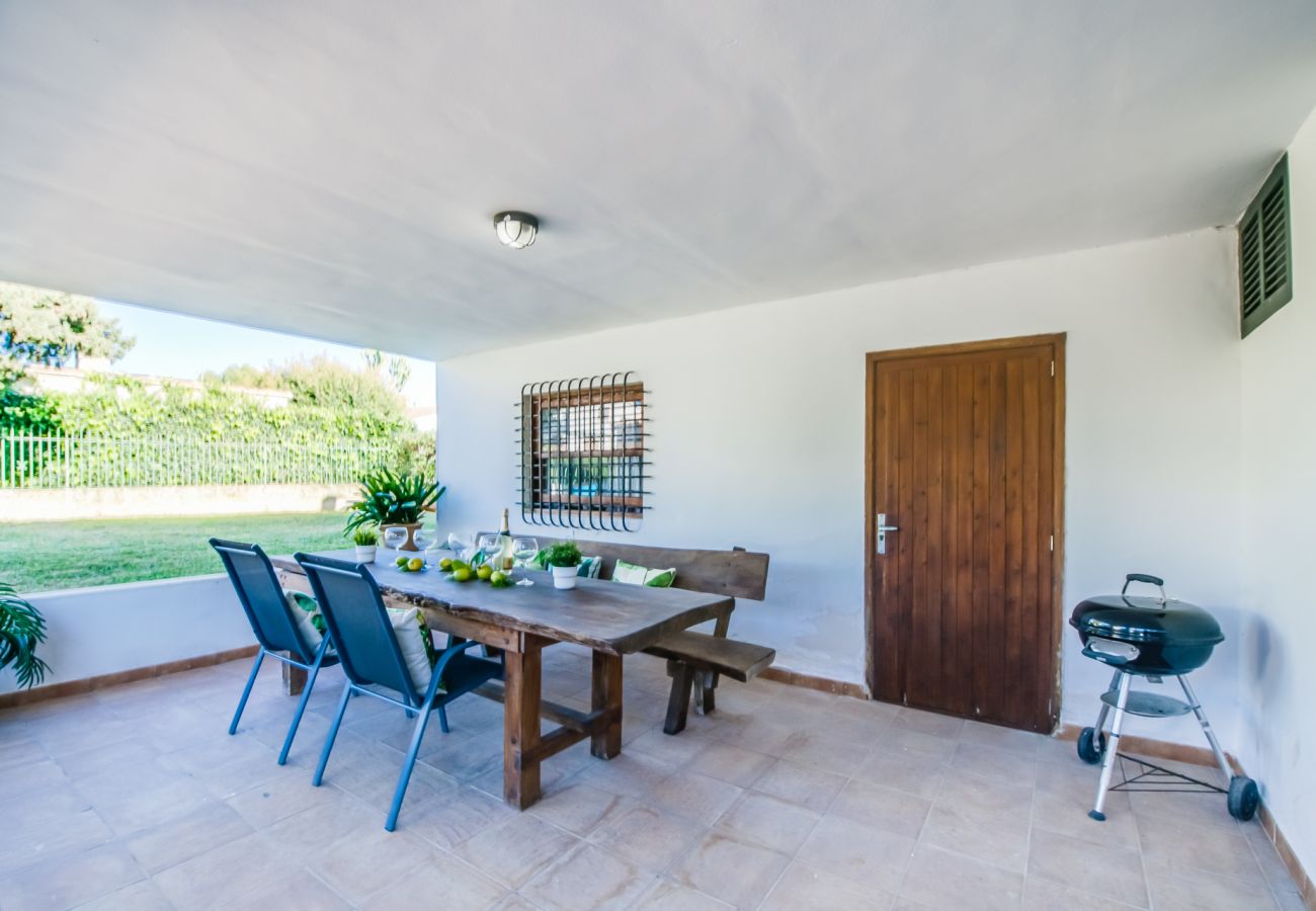 House with barbecue by the sea in Alcudia