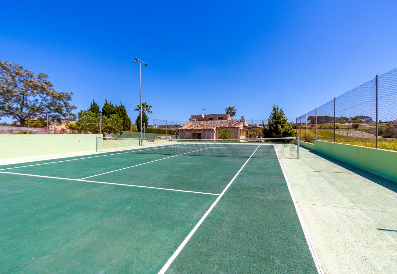 Rural finca with private tennis court in Mallorca