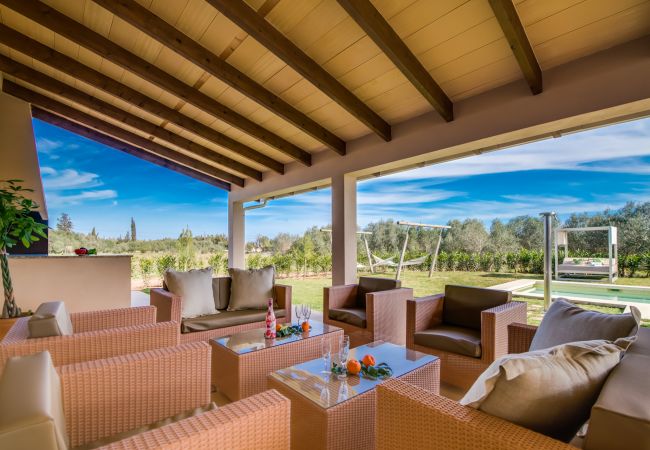 Finca with barbecue and pool in Mallorca