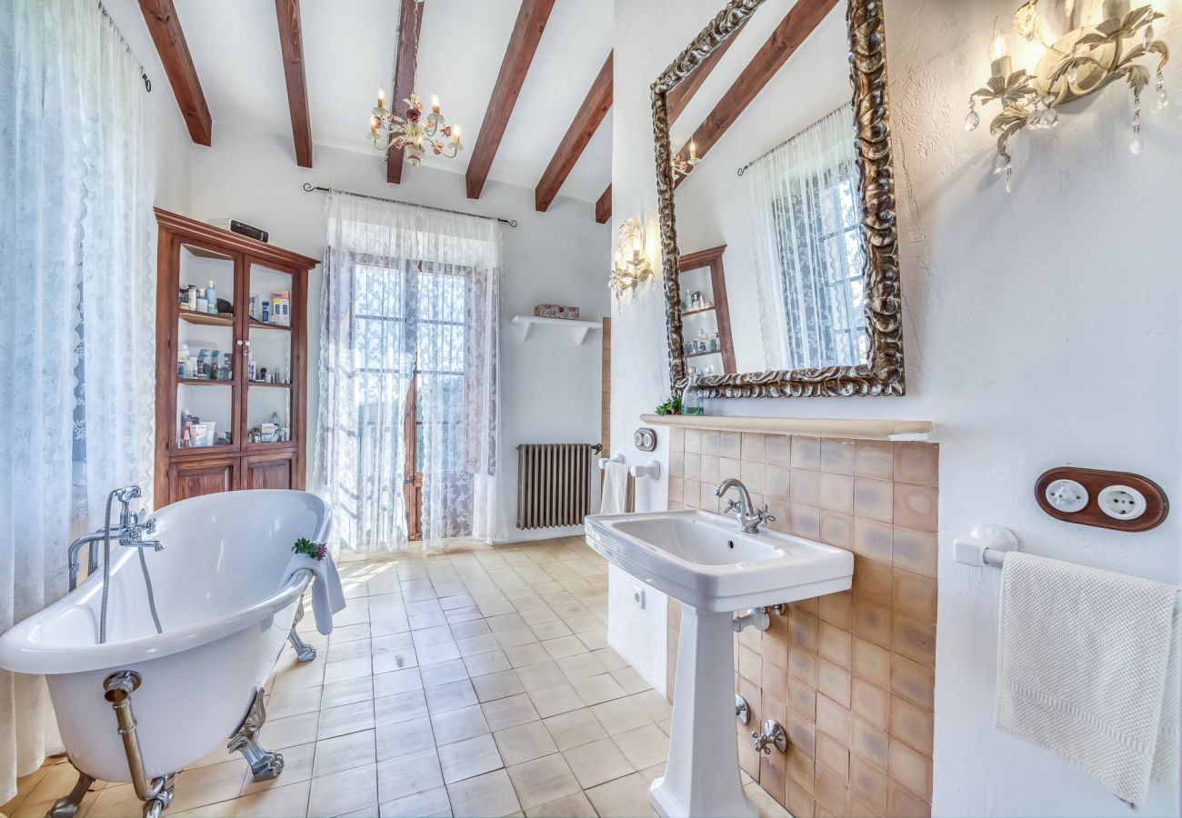 Country house in Binissalem - ☼Mallorcan environment and culture with private swimming pool.