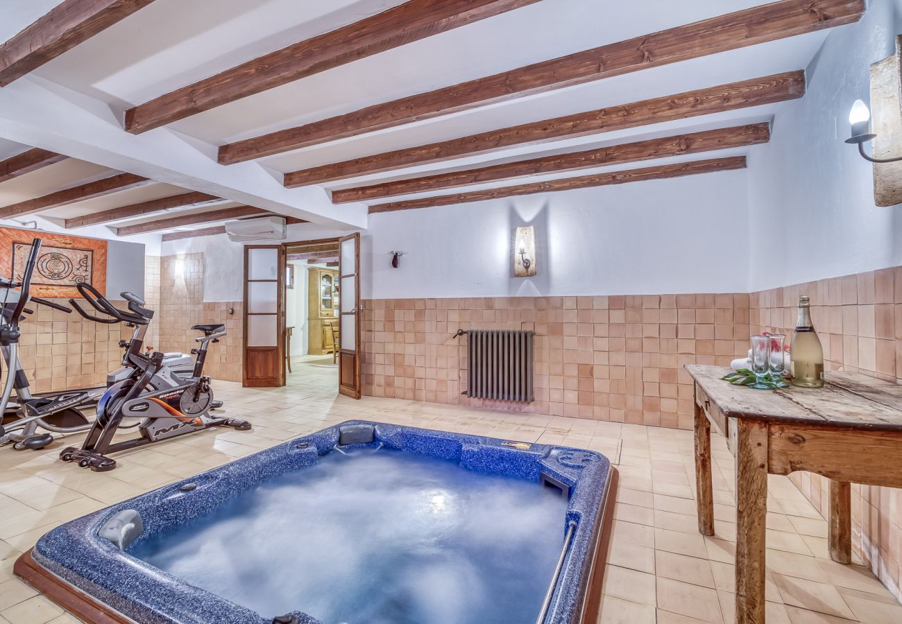 Country house in Binissalem - ☼Mallorcan environment and culture with private swimming pool.