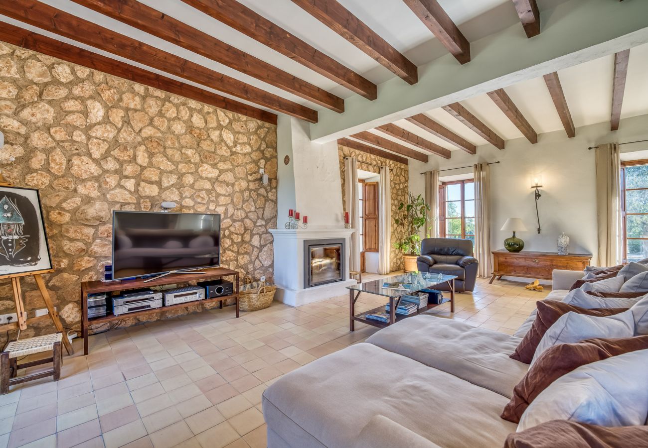 Country house in Binissalem - ☼Mallorcan environment and culture with private swimming pool.