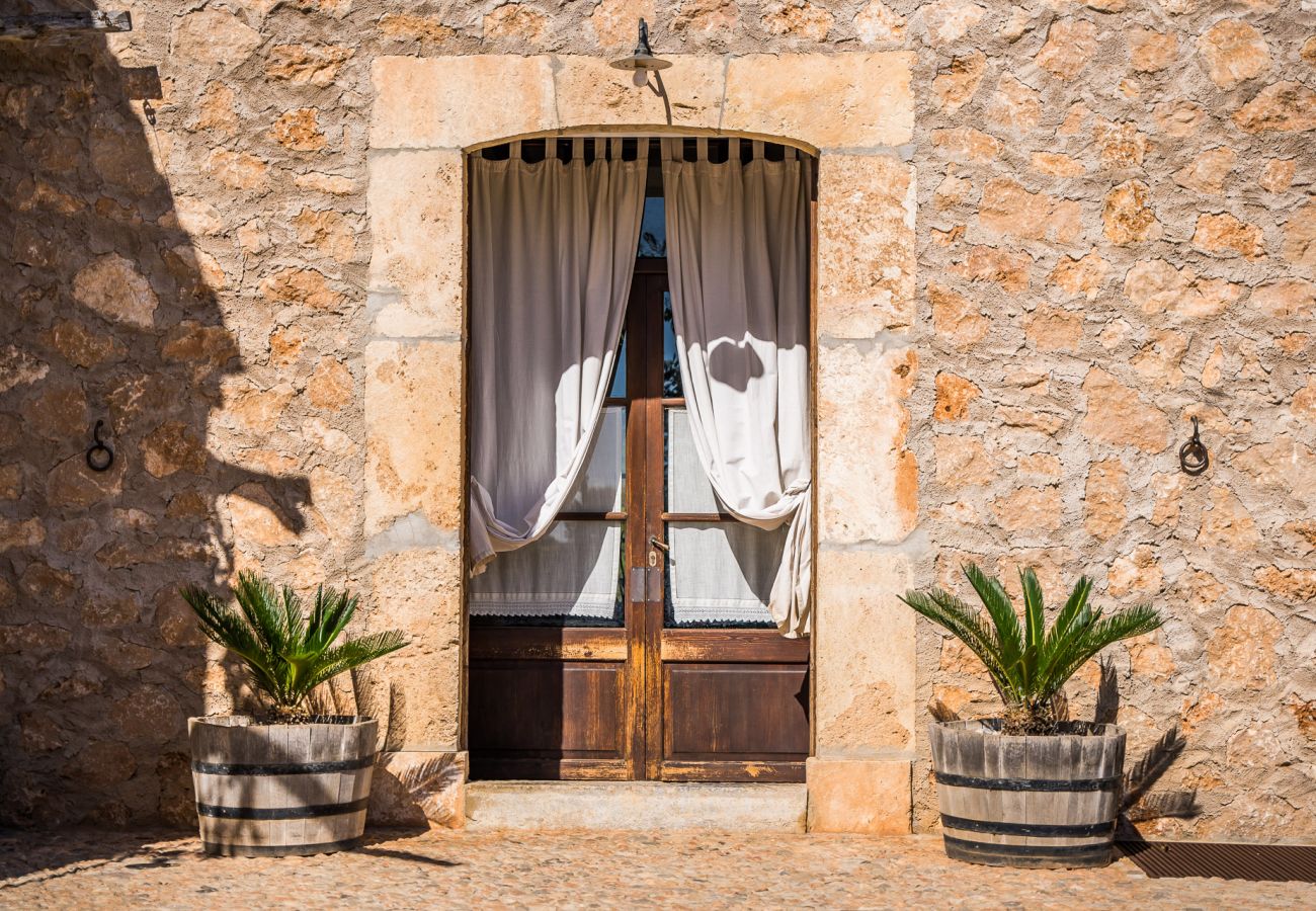 Country house in Binissalem - ☼Mallorcan environment and culture with private swimming pool.