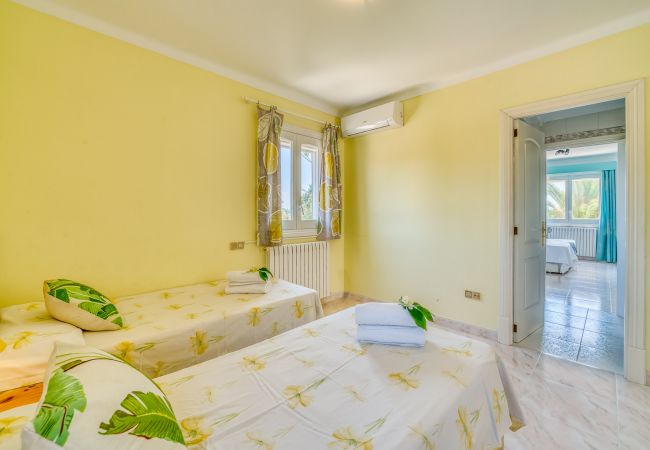 Country house in Colònia de Sant Jordi - Finca near the beach Casa Bonita in Majorca Country house in Colònia de Sant Jordi - Finca near the beach Casa Bonita in Majorca